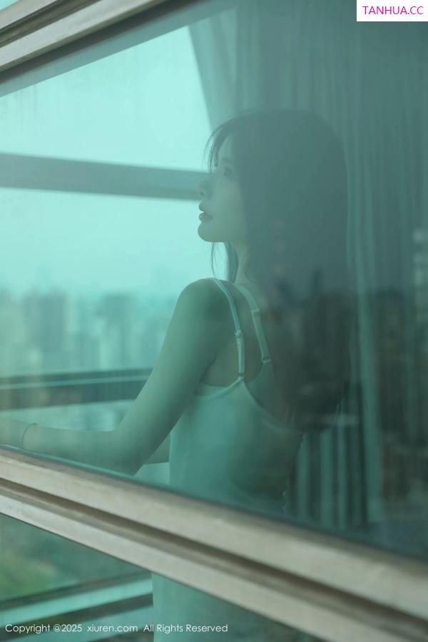Carina Lee Carina布丁 [XiuRen]高清写真图 2025.04.30 No.10226 布丁wow 肉色丝袜第2张图片